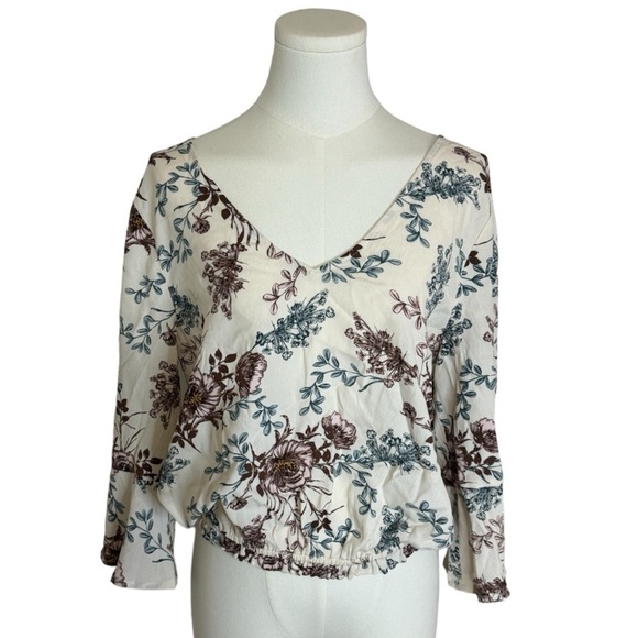SALTWATER LUXE LA Top Blouse 3/4 Sleeves Cream Blue Floral size Large L Gathered - Picture 1 of 7